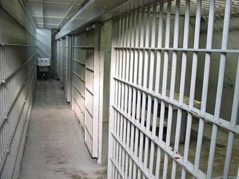 22enne evade dal carcere: tratto in arresto dalla polizia carcere