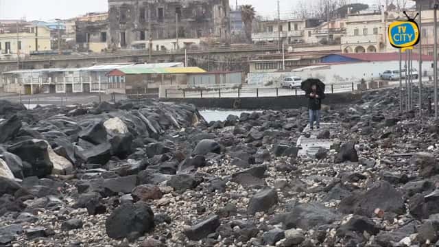 Primavera di neve e mareggiate. Crolla anche un muro a Porto Scala – LE IMMAGINI porto scala