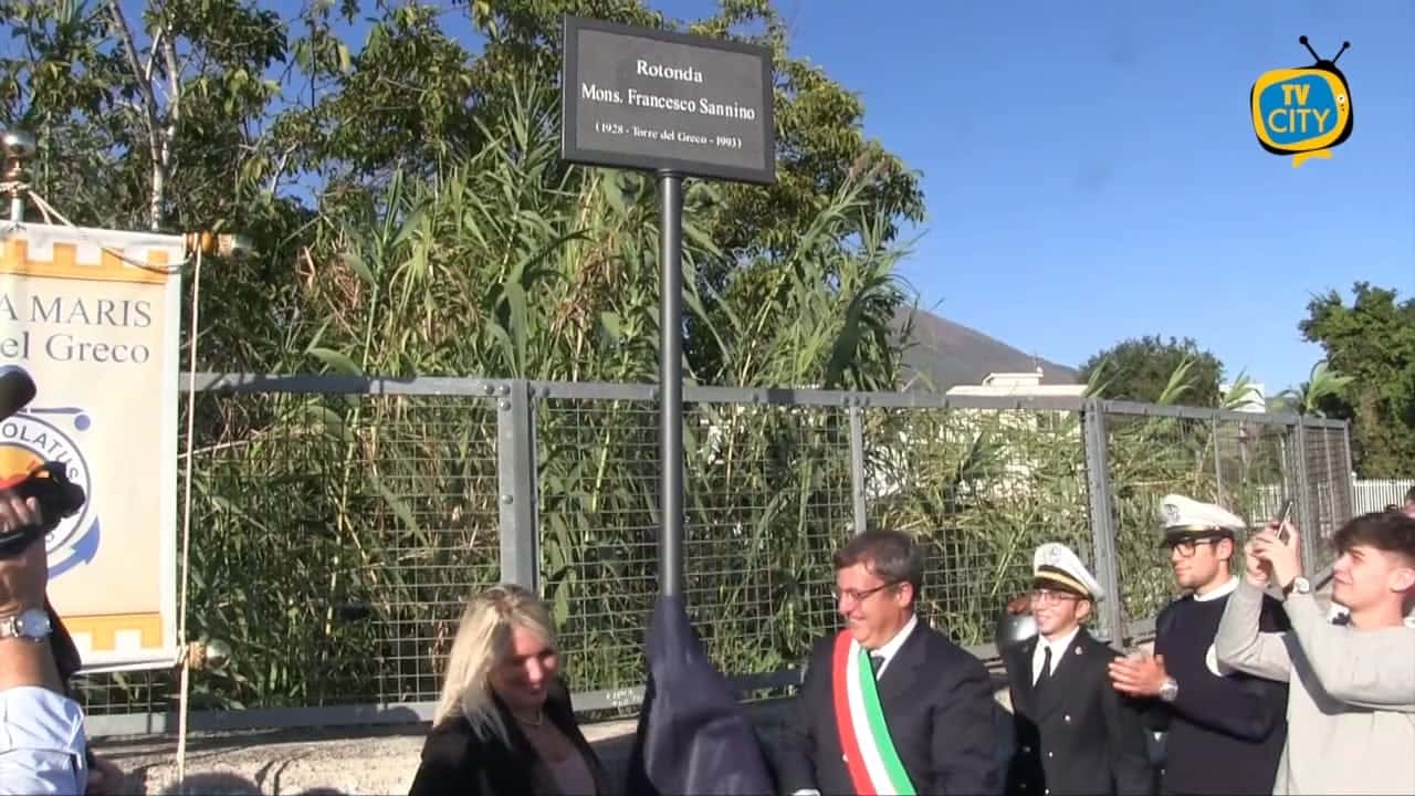 Torre del Greco: la cerimonia di intitolazione della rotonda autostradale a Monsignor Sannino – LE INTERVISTE