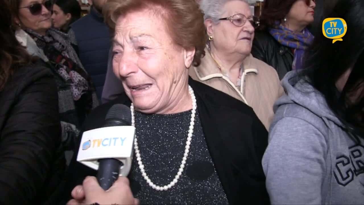 Gioia, fede e commozione per la girata del carro dell’Immacolata 2019 – Le emozioni dei torresi nelle INTERVISTE