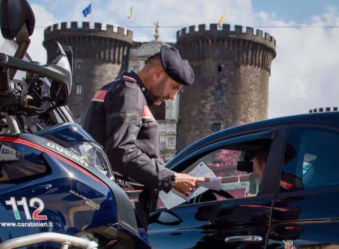 controllo motorini in centro napoli carabinieri