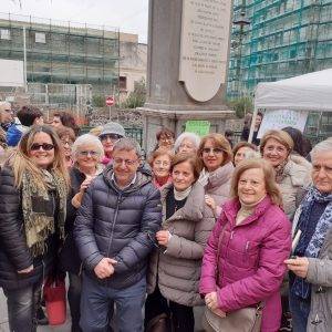 un libro in cambio di un rifiuto