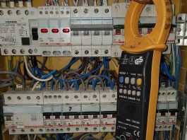 allaccio abusivo corrente elettrica