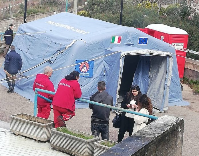 tenda pre triage maresca torre del greco