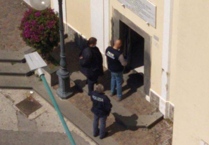 polizia furto chiesa di santa maria la bruna