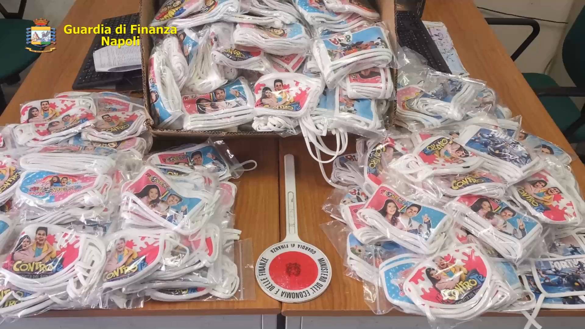 Covid-19, a Napoli sequestrate 900 mascherine per bambini non a norma – VIDEO