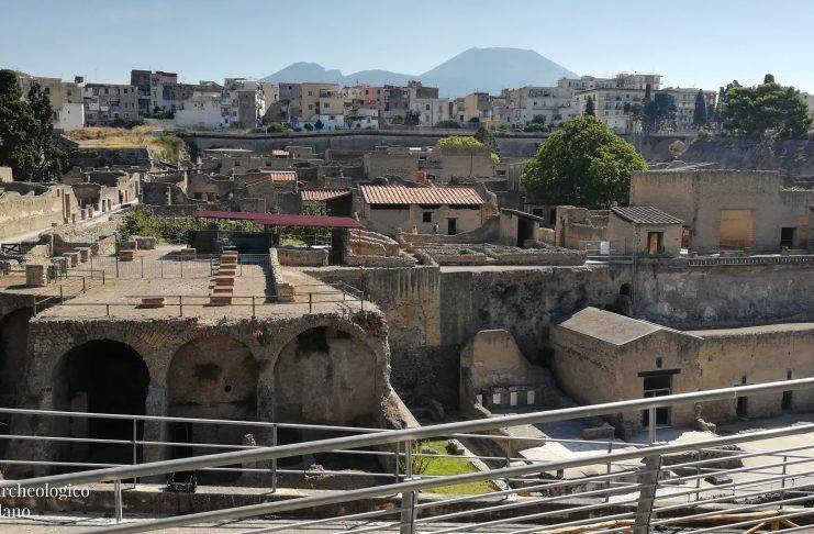 ercolano turista ruba sassi scavi