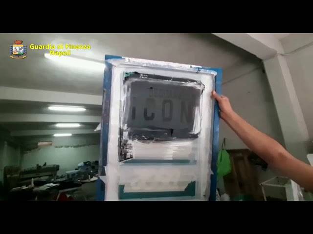 Stamperia abusiva di capi d’abbigliamento e materiale pubblicitario sequestrata dalla Finanza