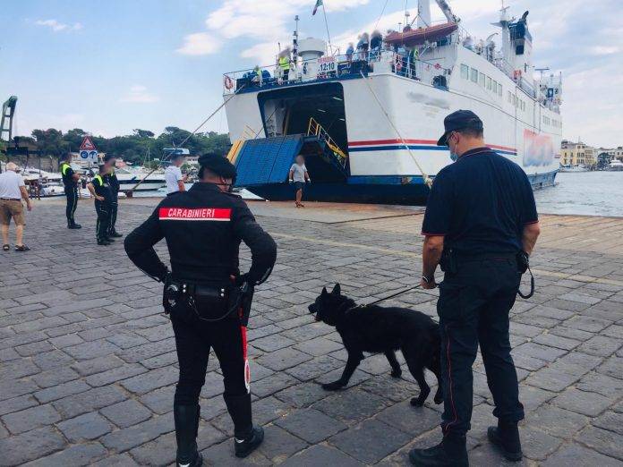 carabinieri droga ischia