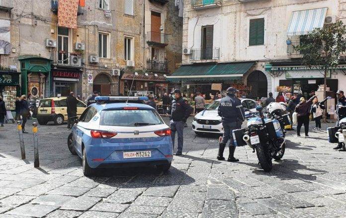 napoli polizia