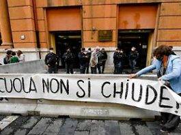 scuola proteste