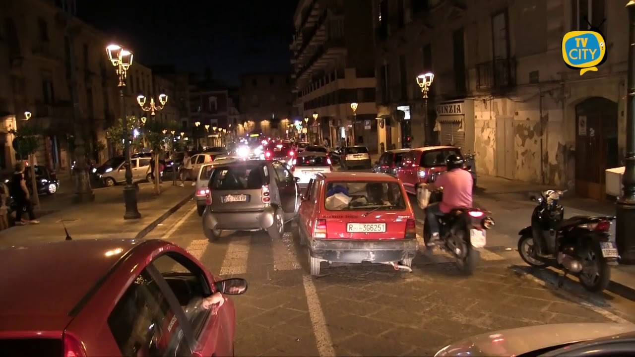 Nuovo DPCM per Natale: riaperture e coprifuoco ritardato