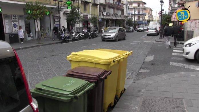 Rifiuti Torre del Greco polemiche