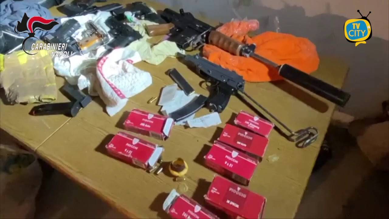 Napoli: sequestrato arsenale da guerra. Trovati anche 700 grammi di cocaina