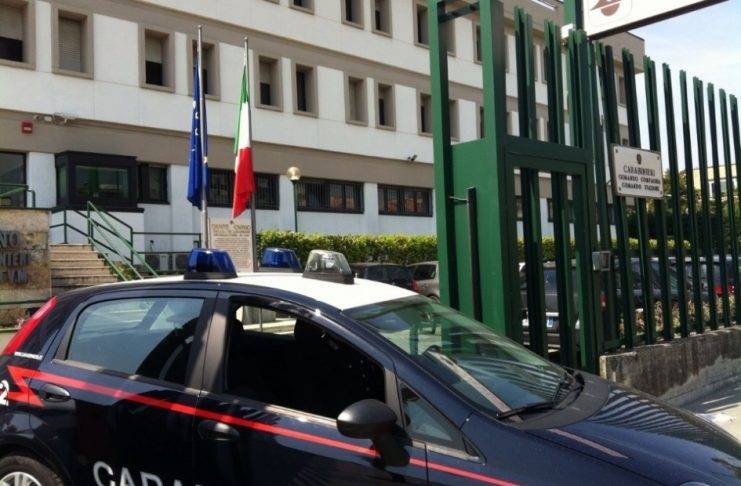 torre del greco aggredisce il padre