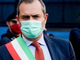 De Magistris mascherina