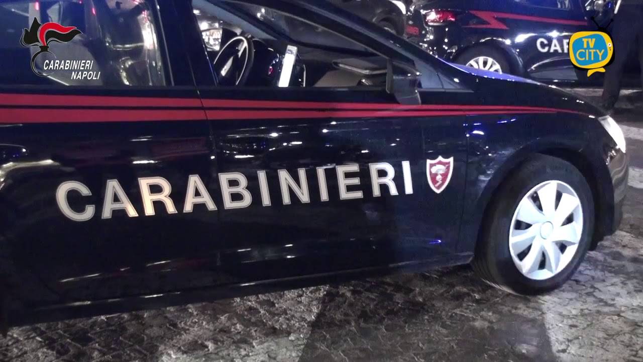 Danneggiano un pannello in memoria di Siani, denunciati 8 minori – VIDEO