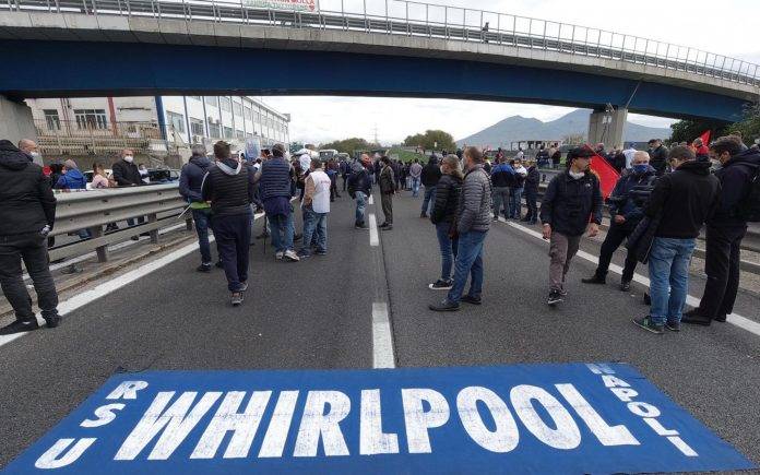 Whirlpool Protesta Napoli