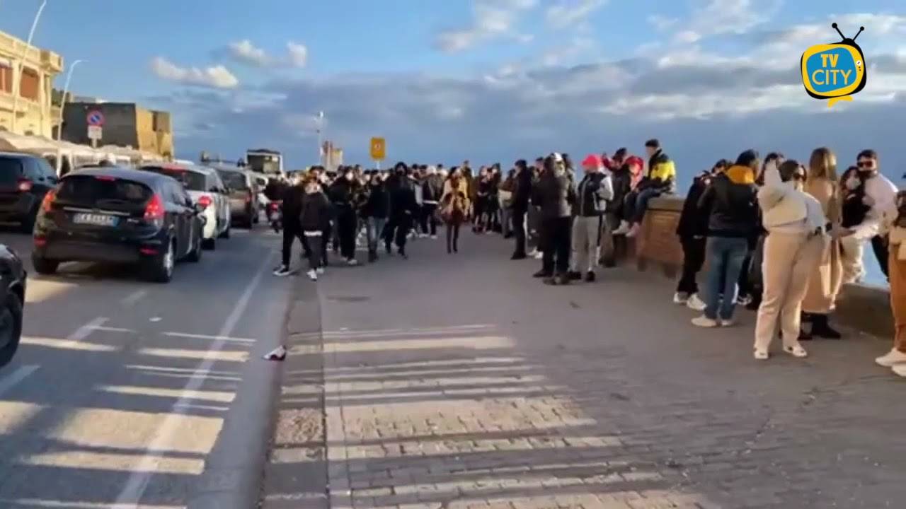 Misure violate, Campania rischia la zona arancione da lunedì