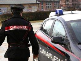 carabiniere auto sospetta