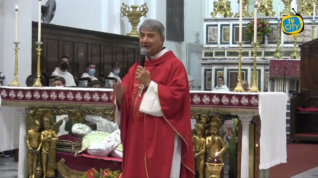 Tampone prima della Messa. Lettera di Monsignor Battaglia a sacerdoti e diaconi