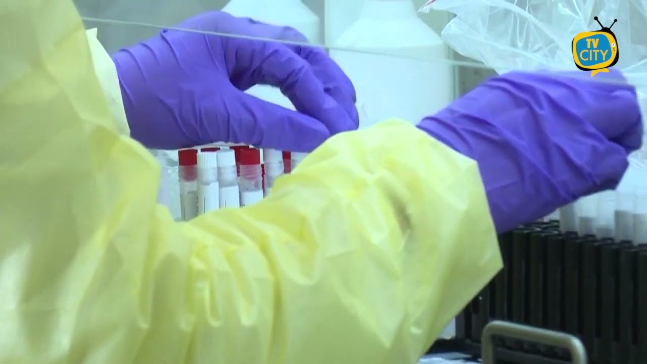 Covid, il sottosegretario Costa: “probabile terza dose ai cinquantenni”