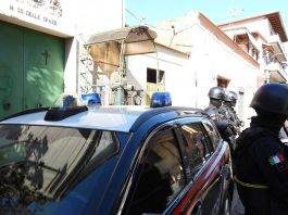 Non si ferma all’Alt e sbatte contro un’auto. Arrestato 22enne volante carabinieri