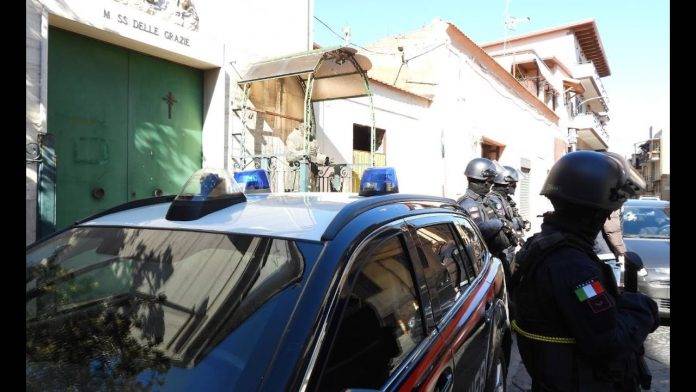 Secondigliano: Custodia cautelare per alcuni membri del clan Di Lauro volante carabinieri