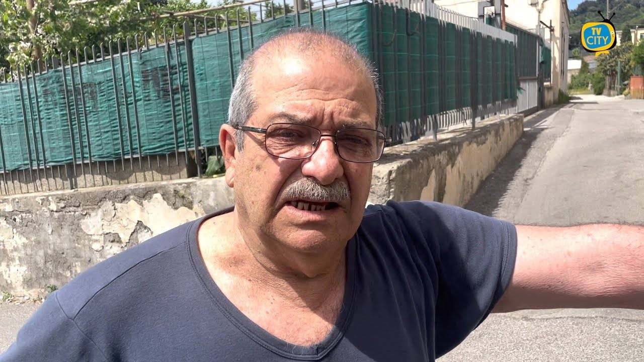 Via Chiazzolelle pulita solo in occasione di eventi, la rabbia dei residenti