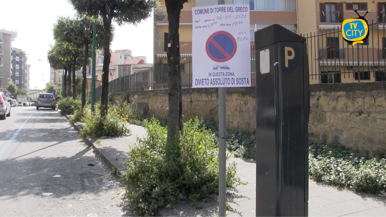 Torre del Greco. Diserbo a viale Aldo Moro, solo annunciato?