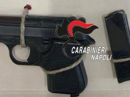 pistola carabinieri 22enne