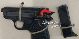 pistola carabinieri 22enne