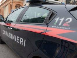 34enne ferito da due colpi di arma