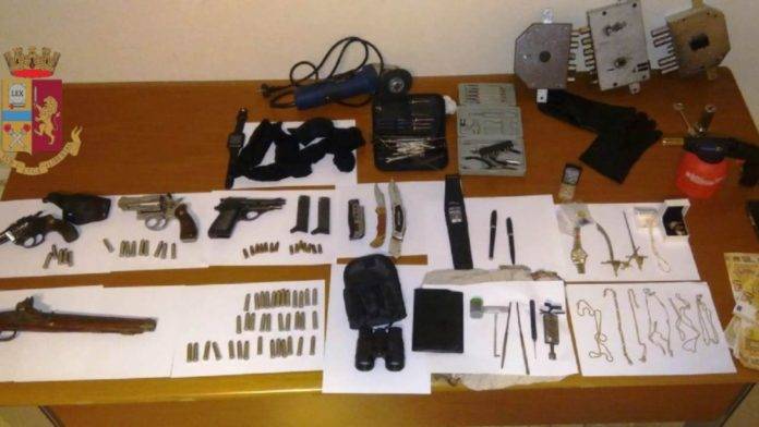 possesso di armi munizioni arrestati