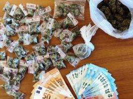 spacciatore 24enne contanti