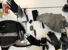 ercolano tenta di rubare un auto