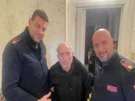 torre annunziata anziano salvato polizia