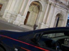 si perde tra la folla