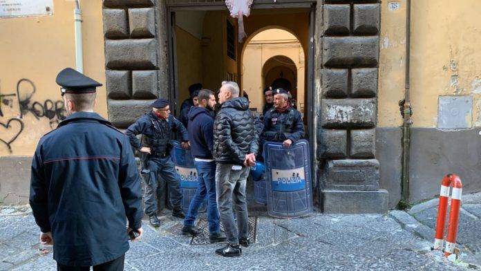 napoli palazzo della camorra