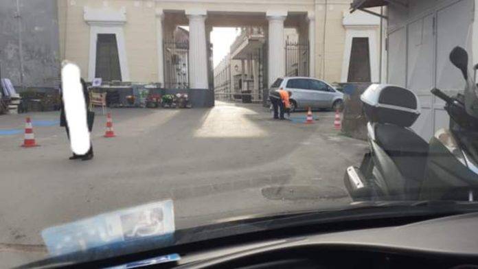 torre del greco strisce gialle cimitero