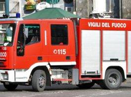 fiamme palazzo napoli