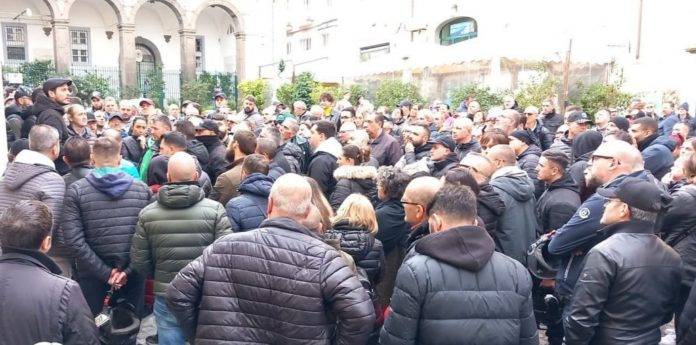 napoli protesta disoccupati