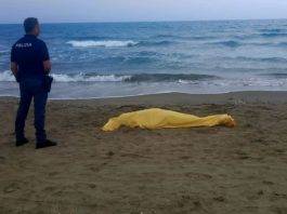 torre annunziata cadavere in mare