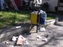 villa comunale immondizia