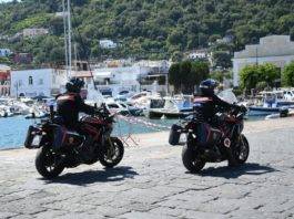 turisti isole carabinieri