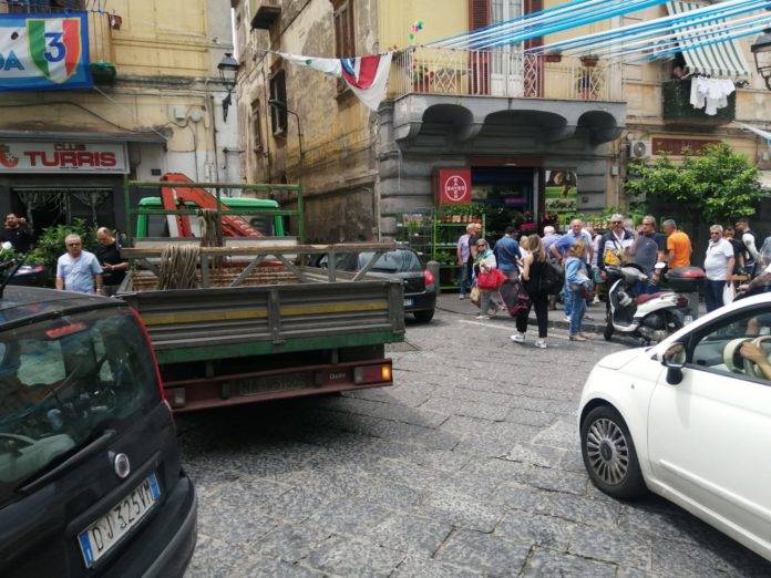 torre del greco incidente camion