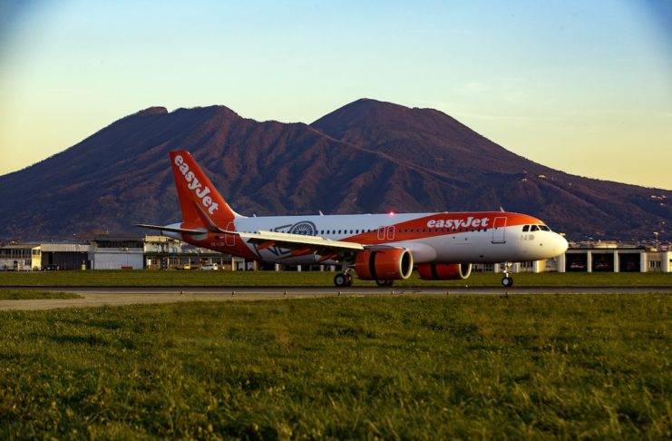 voli easyJet cancellati Napoli Palermo