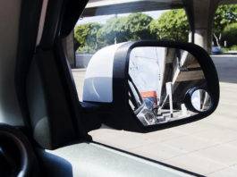 specchietto retrovisore