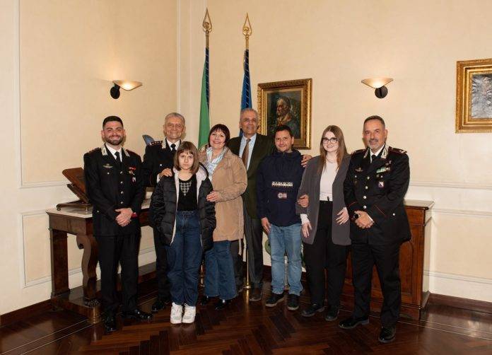 foto carabinieri famiglia