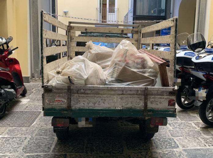 motocarro illegale